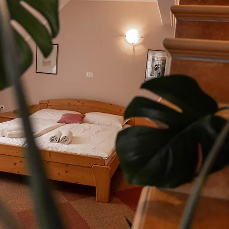 Oda ve Kahvaltı Martinov Hram