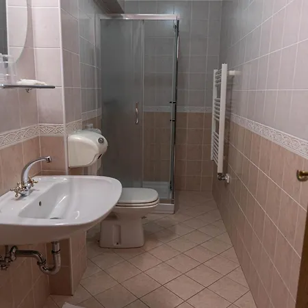 Oda ve Kahvaltı Martinov Hram 3*