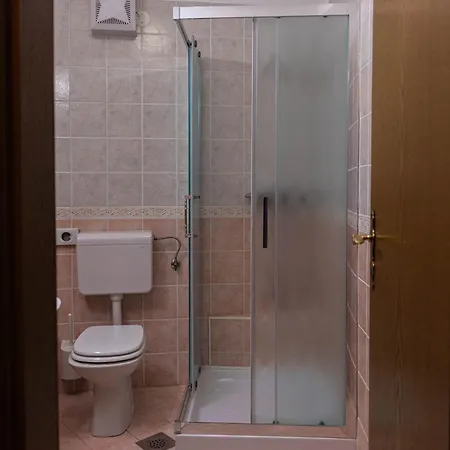 Oda ve Kahvaltı Martinov Hram 3*