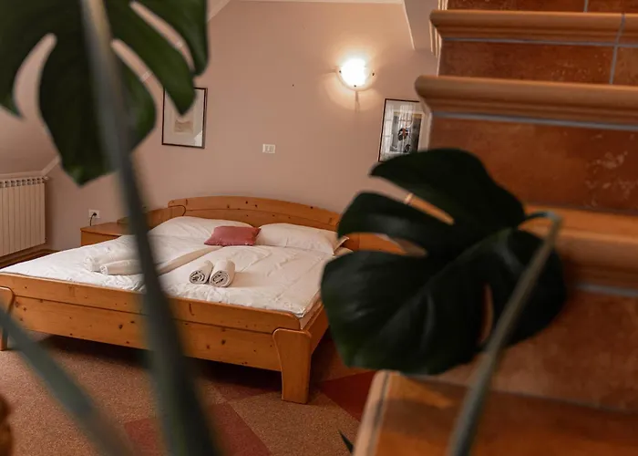 לינה וארוחת בוקר Martinov Hram