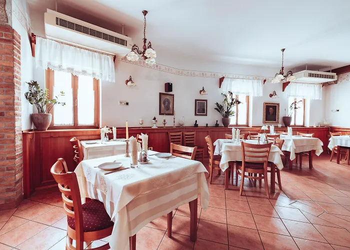 Martinov Hram לינה וארוחת בוקר בובק